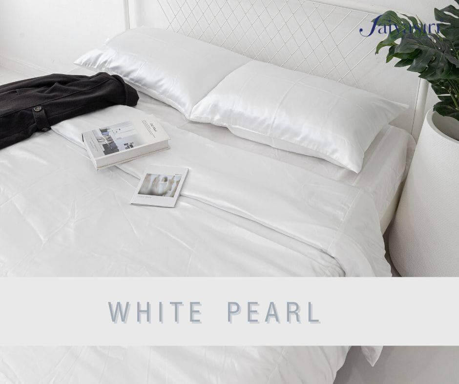 ผ้าปูที่นอน SAIYASIRI รุ่น SIGNATURE ขนาด 5 ฟุต สี WHITE PEARL