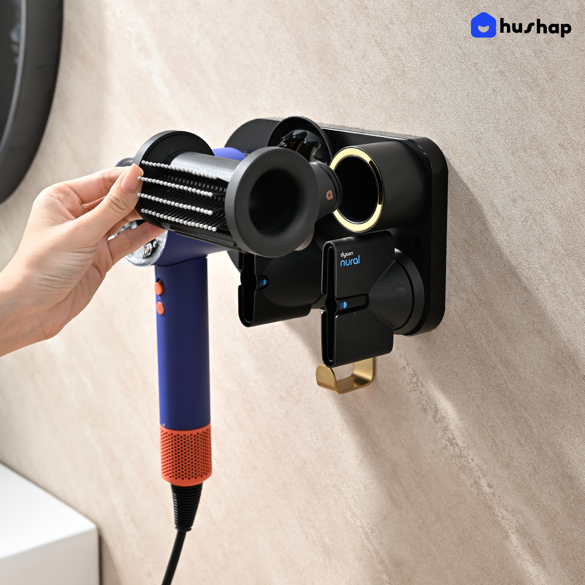 ที่วางไดร์เป่าผม แบบติดผนัง HUSHAP รุ่น BC-01 สีดำ เก็บหัวอุปกรณ์ได้ 4 หัว สำหรับ DYSON SUPERSONIC HD08, HD15, HD16_3
