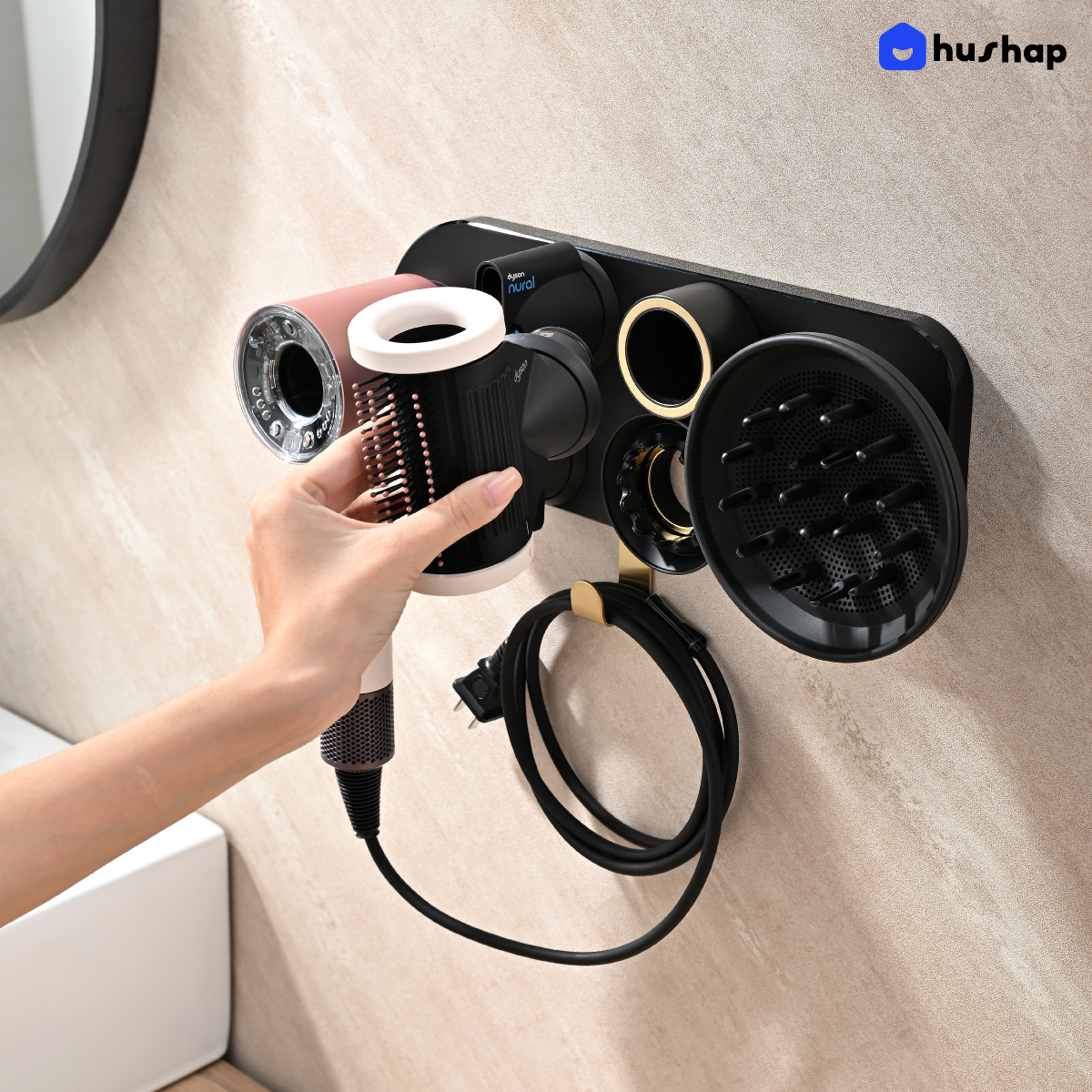 ที่วางไดร์เป่าผม แบบติดผนัง HUSHAP รุ่น BC-01 สีดำ เก็บหัวอุปกรณ์ได้ 5 หัว สำหรับ DYSON SUPERSONIC HD08, HD15, HD16_5