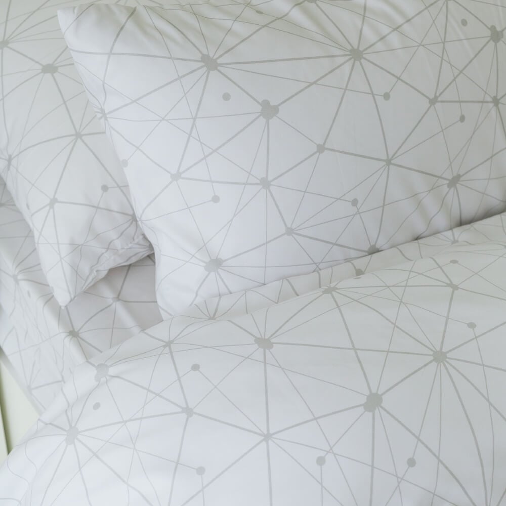 ชุดผ้าปูผ้านวม 6 ฟุต DARLING MATTRESS รุ่นแอบสแตรกต์ ลายไดมอนด์