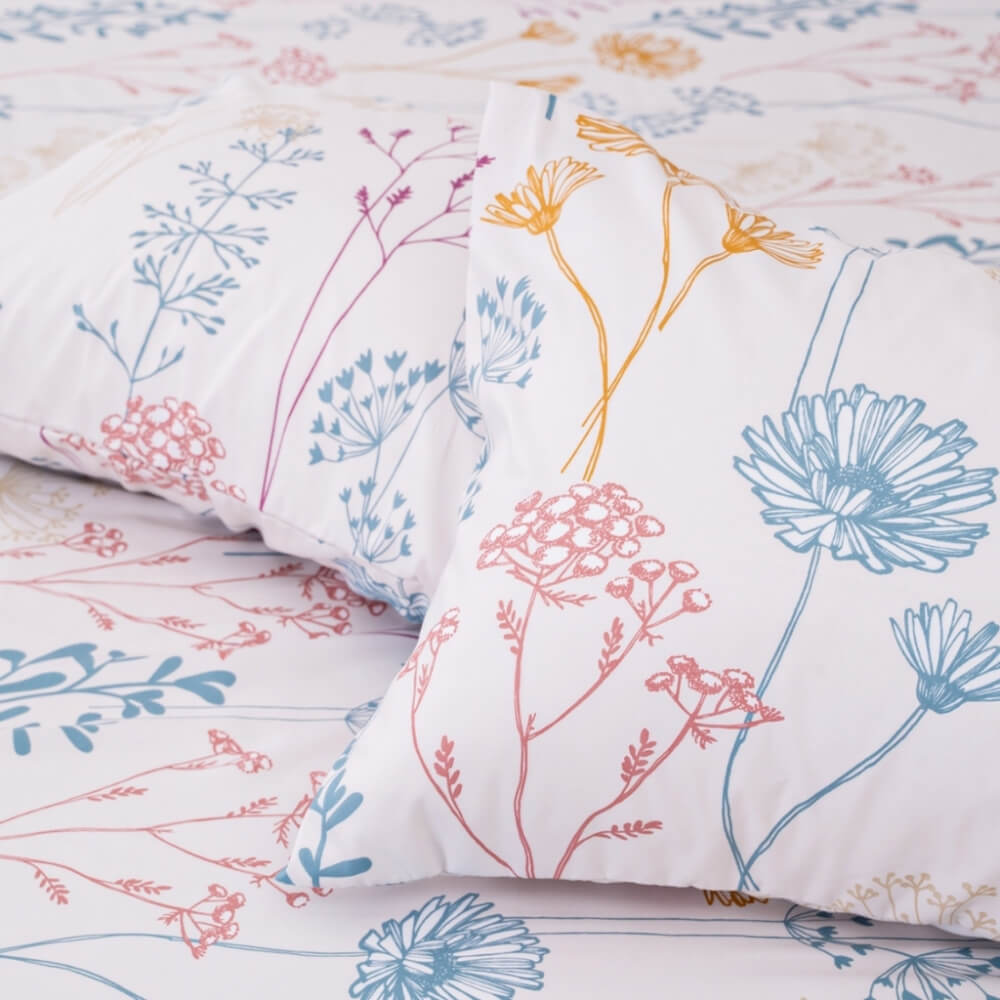 ชุดผ้าปูผ้านวม 5 ฟุต DARLING MATTRESS รุ่นลายดอกไม้ ลายเอมิลี่