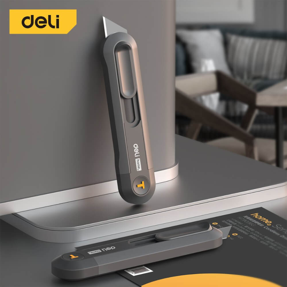 คัตเตอร์ DELI HT4003L-GN-01 แพ็ค 3ชิ้น สีเขียว