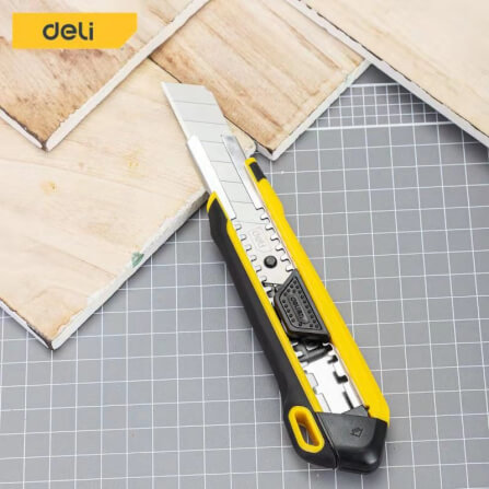 คัตเตอร์ DELI EDL018Z-YL-01 18มม สีเหลือง_1