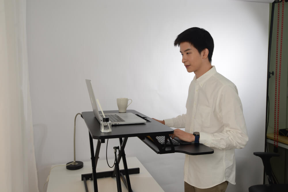 โต๊ะปรับระดับ โต๊ะทำงานแบบยืน ERGONOZ EGN-STA01B, สีดำ (STANDING DESK CONVERTER)_10