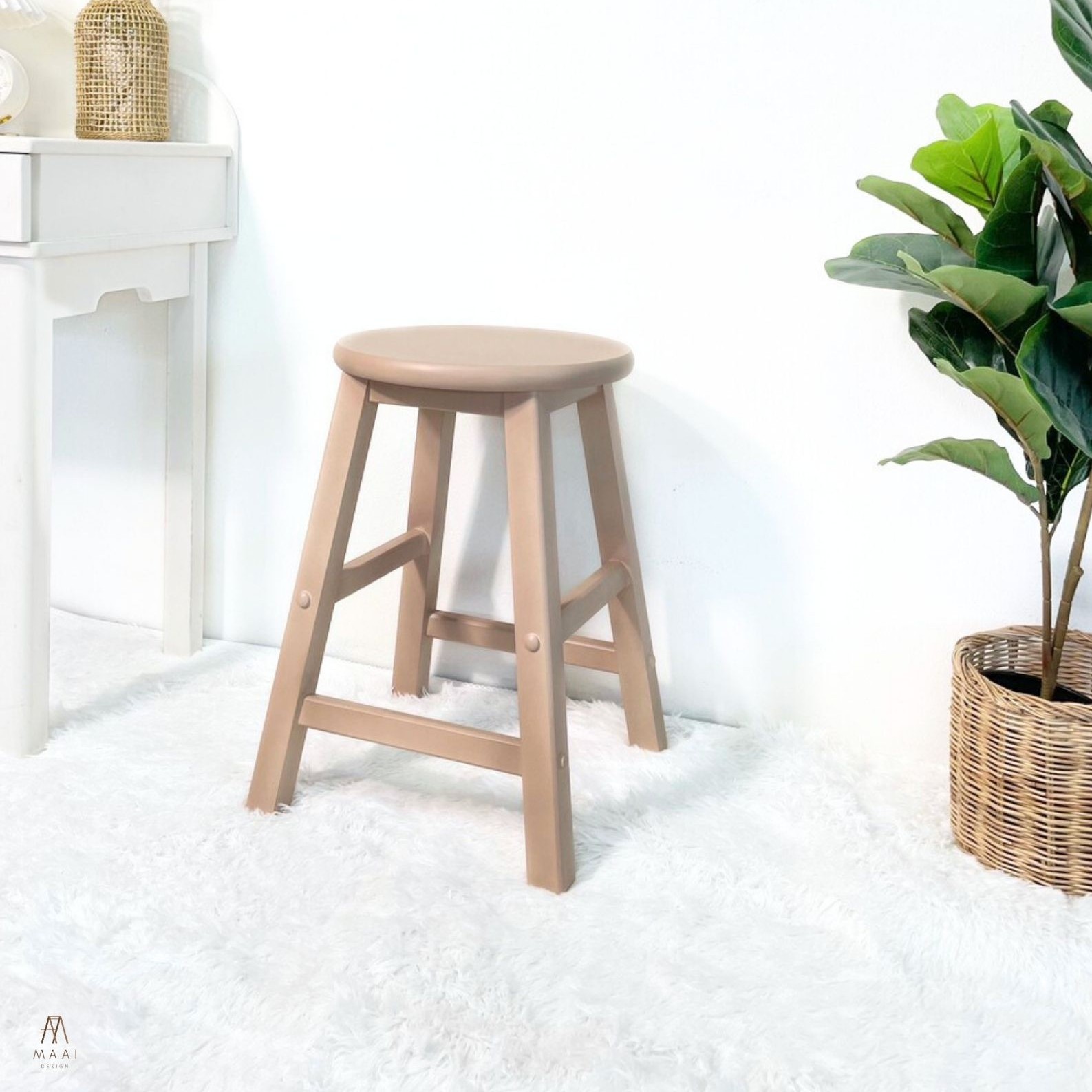 เก้าอี้บาร์ไม้ยางพารา MAAI DESIGN รุ่น GOM STOOL สีครีม