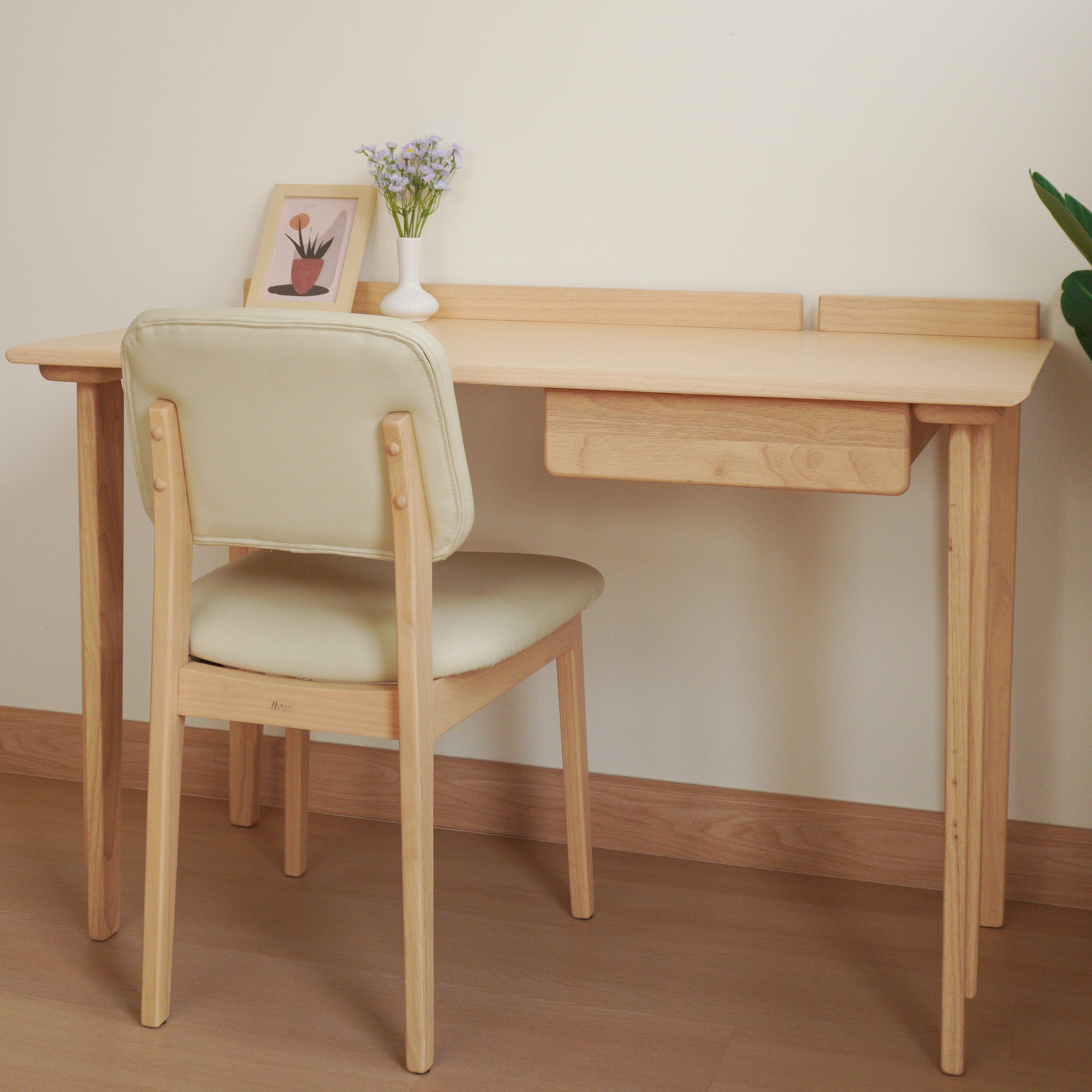 โต๊ะทำงานไม้ยางพารา MAAI DESIGN รุ่น BENKYO TABLE สีบีช