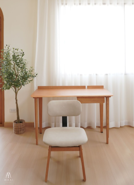 เก้าอี้ไม้ยางพารา MAAI DESIGN MIKUSU CHAIR(PUL 10) สีลาเต้(ขาสีโอีค) เบาะหนังหนานุ่ม พนักพิงเหล็ก