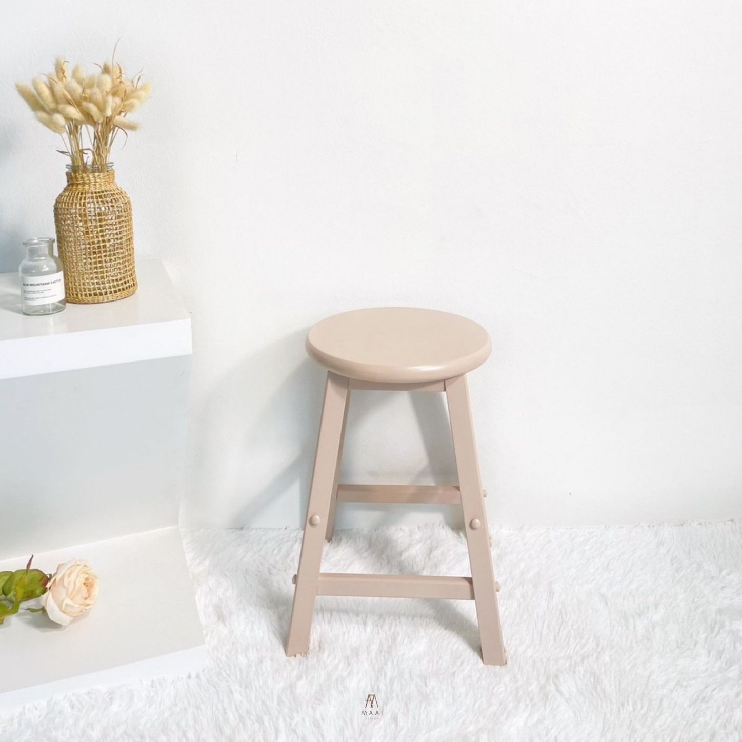 เก้าอี้บาร์ไม้ยางพารา MAAI DESIGN รุ่น GOM STOOL สีครีม