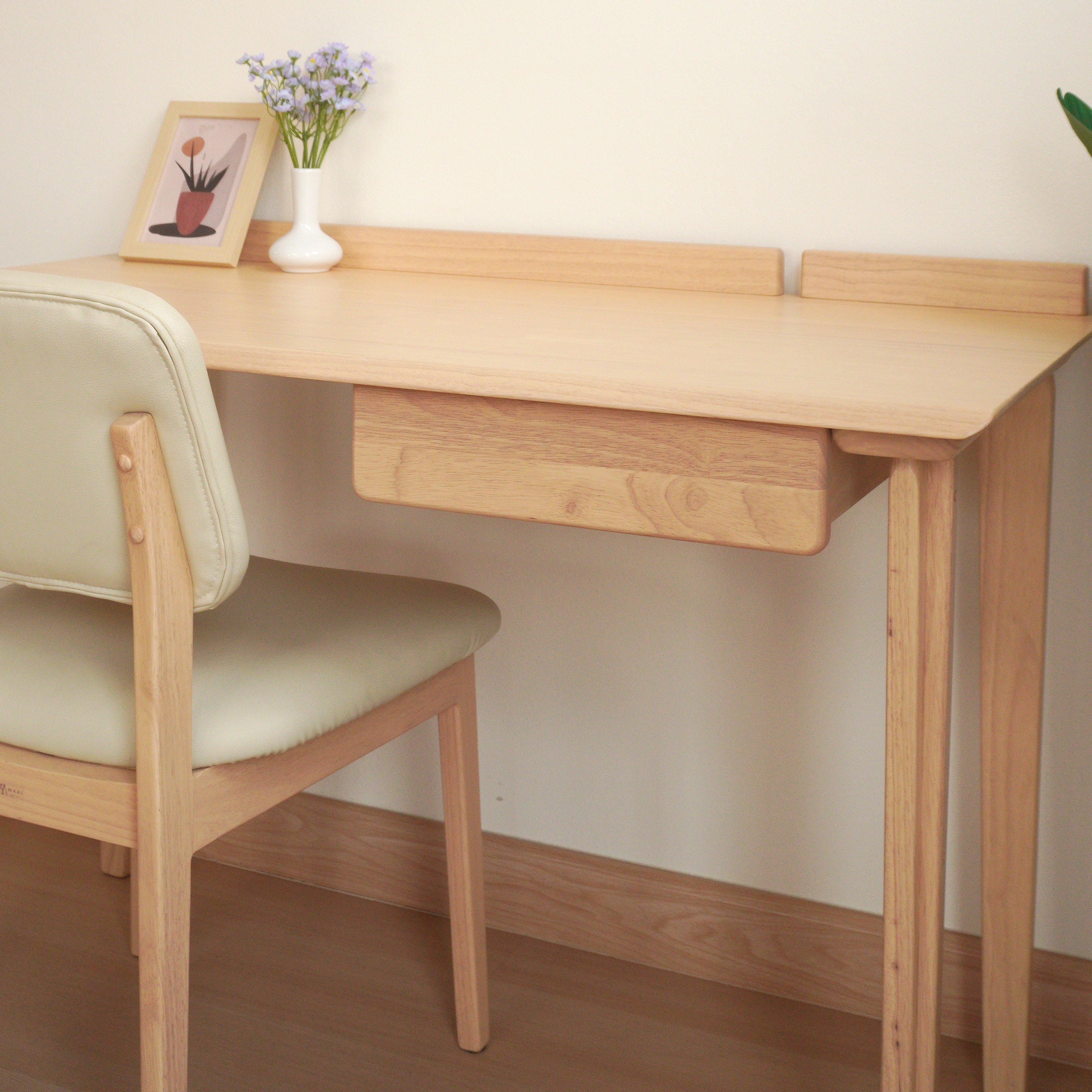 โต๊ะทำงานไม้ยางพารา MAAI DESIGN รุ่น BENKYO TABLE สีบีช