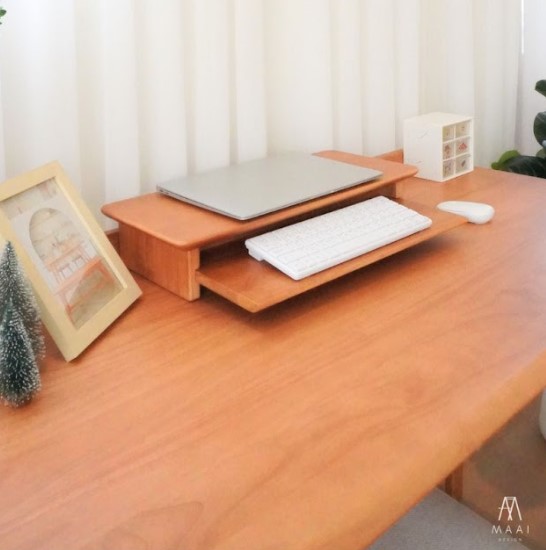 ชั้นวางจอคอมไม้ยางพารา MAAI DESIGN PETITE SHELF สีโอ๊ค