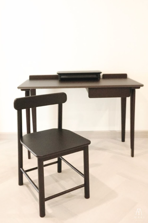 เก้าอี้ทานข้าวไม้ยางพาราแท้ MAAI DESIGN ISU CHAIR  ลวดลายธรรมชาติ สีช็อกโกแลต