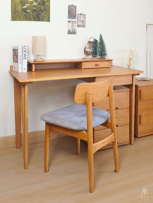 เก้าอี้ทานข้าวไม้ยางพาราแท้ เบาะกำมะหยี่สีเทา MAAI DESIGN SHITA CHAIR สีโอ๊ค