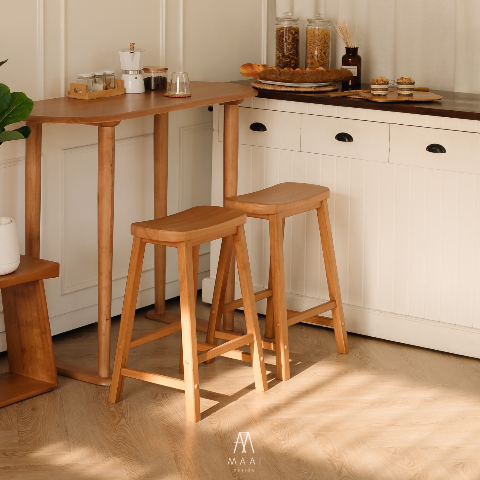 เก้าอี้บาร์ไม้ยางพารา MAAI DESIGN รุ่น BAKURO สีโอ๊ค