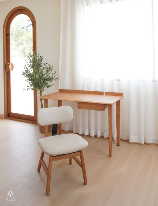 เก้าอี้ไม้ยางพารา MAAI DESIGN MIKUSU CHAIR(PUL 10) สีลาเต้(ขาสีโอีค) เบาะหนังหนานุ่ม พนักพิงเหล็ก