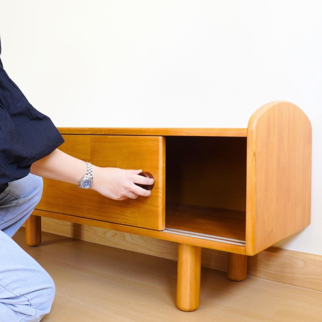 ชั้นวางทีวีไม้ยางพารา MAAI DESIGN รุ่น KIYOKO SIDEBOARD M 150 สีโอ๊ค