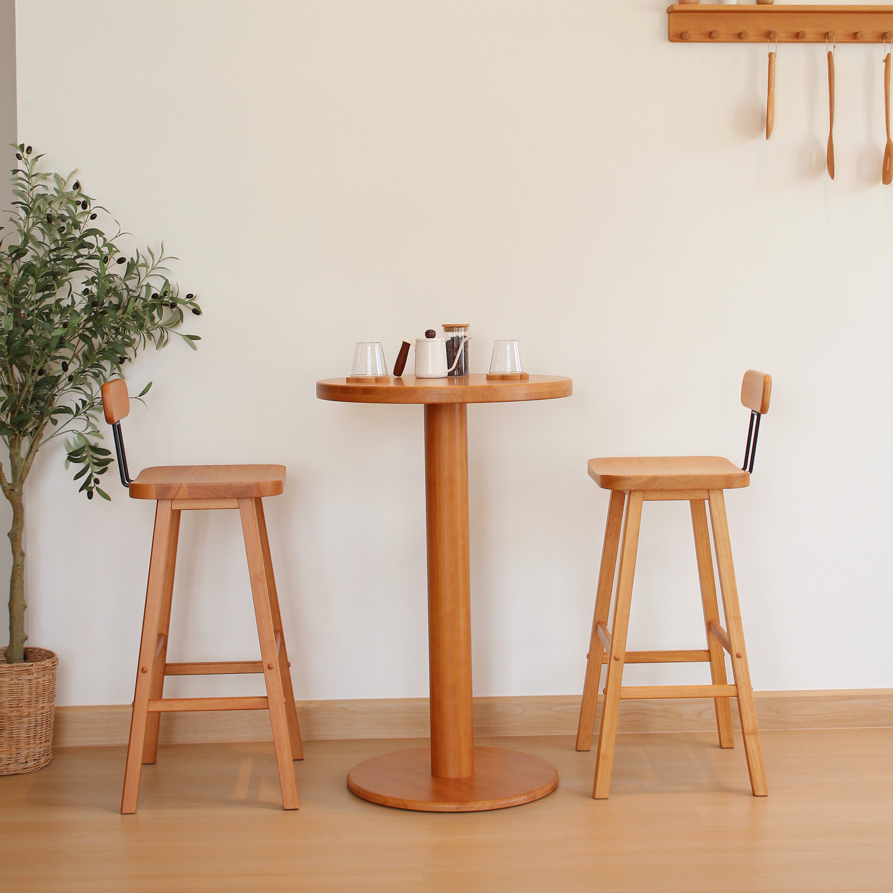 โต๊ะทานข้าวไม้ยางพาราแท้ MAAI DESIGN  รุ่น NAMI TABLE L 60 CM สีโอ๊ค