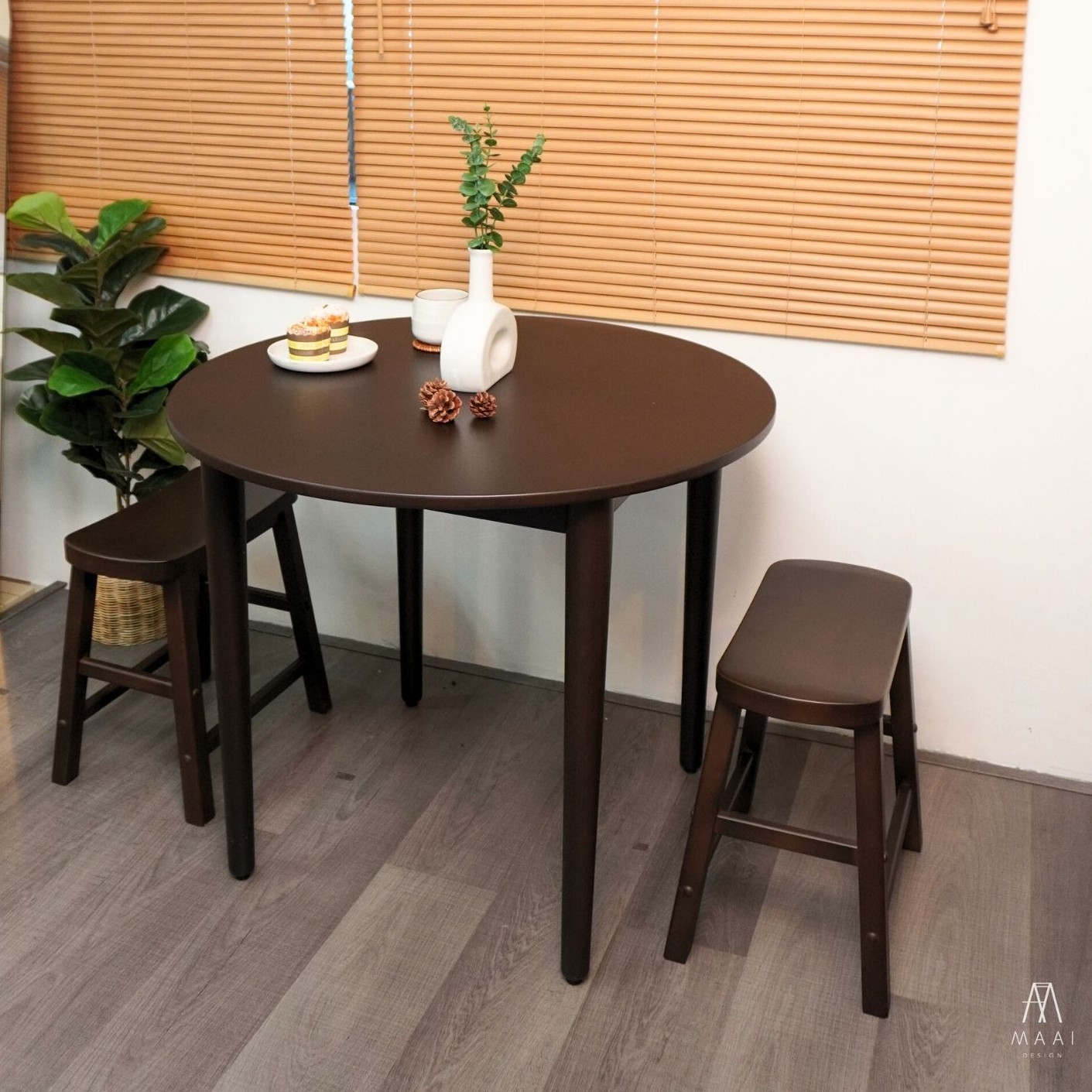 เก้าอี้บาร์ไม้ยางพารา MAAI DESIGN รุ่น YOKUSO สีช็อกโกแลต