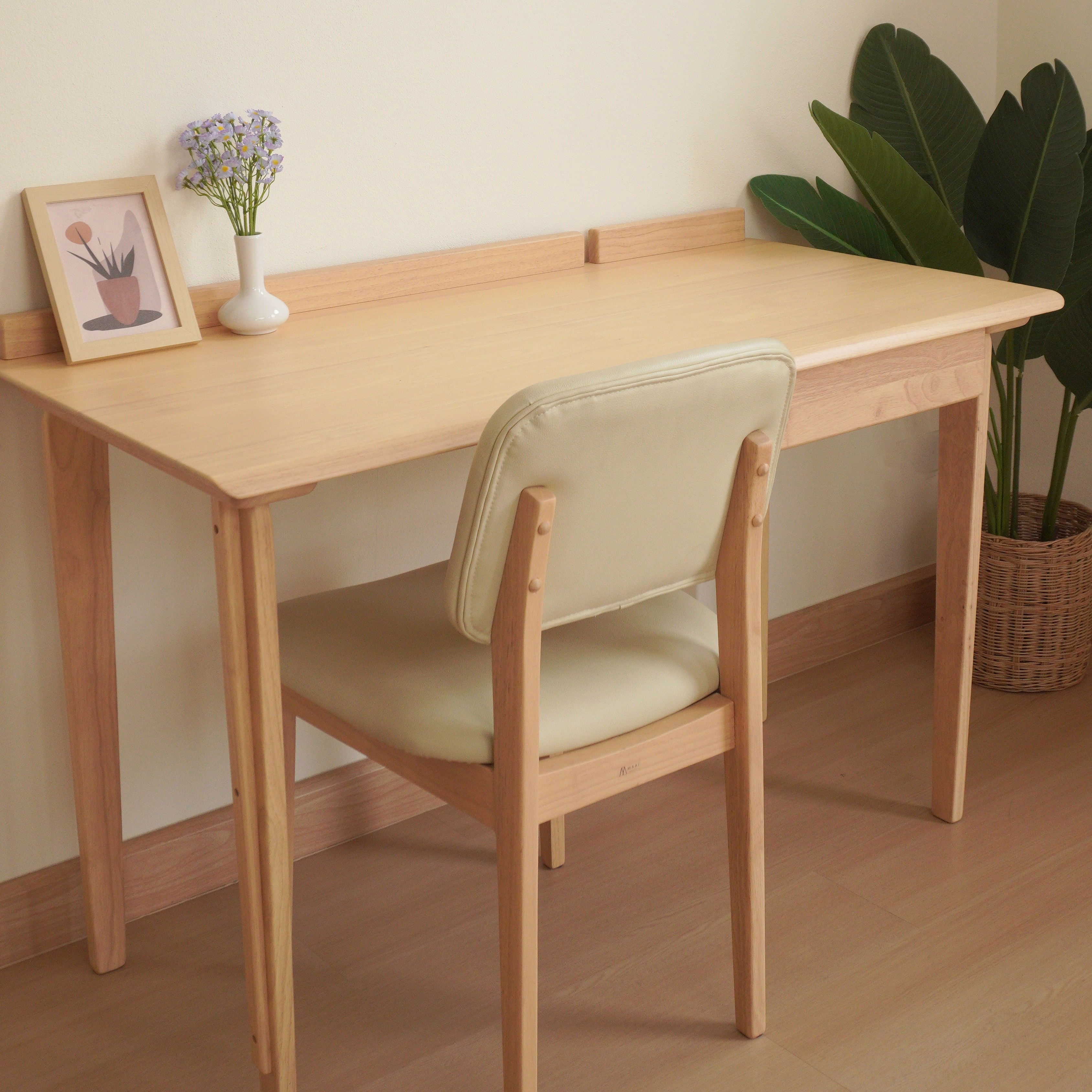 โต๊ะทำงานไม้ยางพารา MAAI DESIGN รุ่น BENKYO TABLE สีบีช