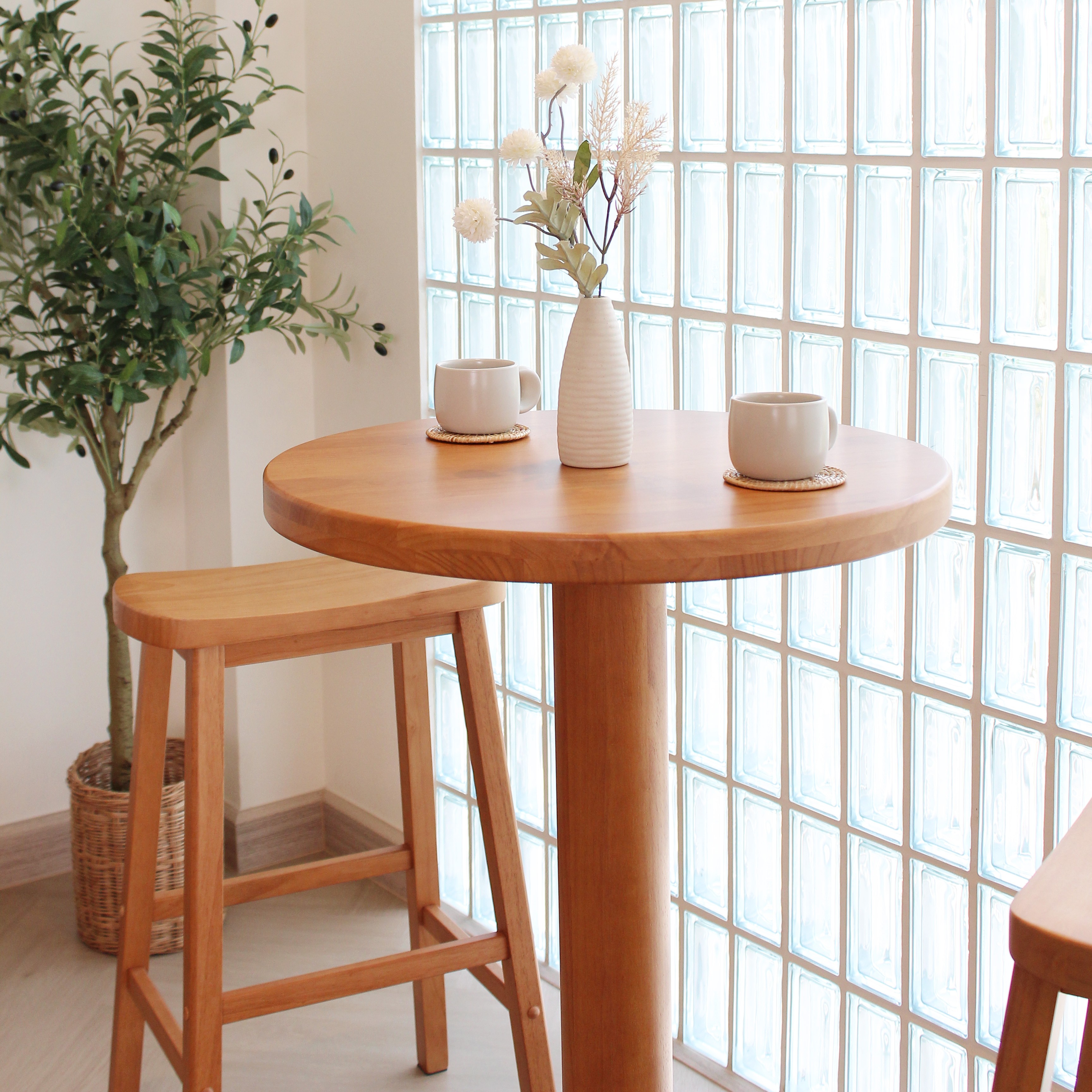 โต๊ะทานข้าวไม้ยางพาราแท้ MAAI DESIGN  รุ่น NAMI TABLE L 60 CM สีโอ๊ค