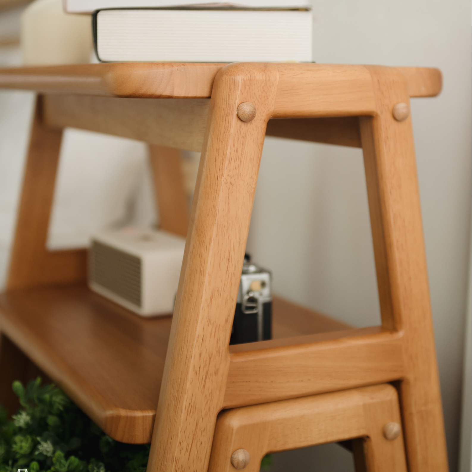 เก้าอี้บาร์ไม้ยางพารา MAAI DESIGN รุ่น BASHO STACK สีโอ๊ค_5