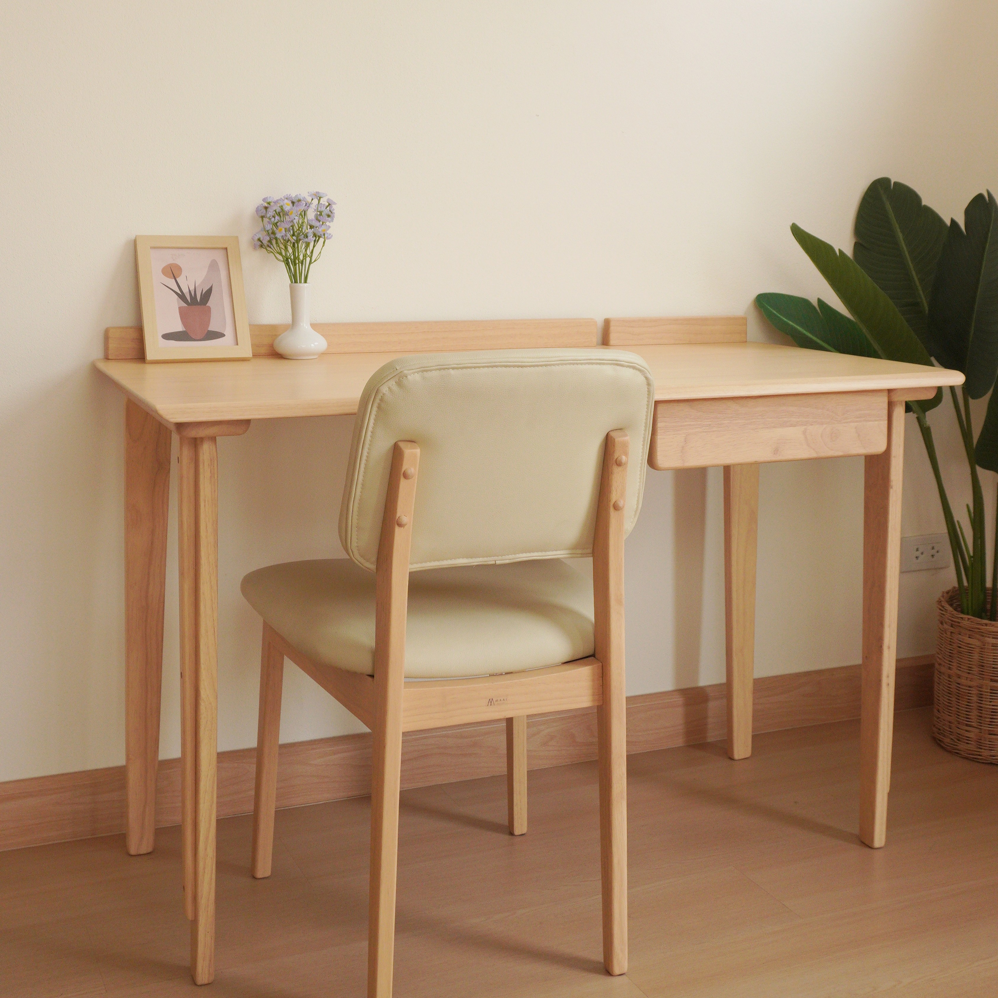 โต๊ะทำงานไม้ยางพารา MAAI DESIGN รุ่น BENKYO TABLE สีบีช