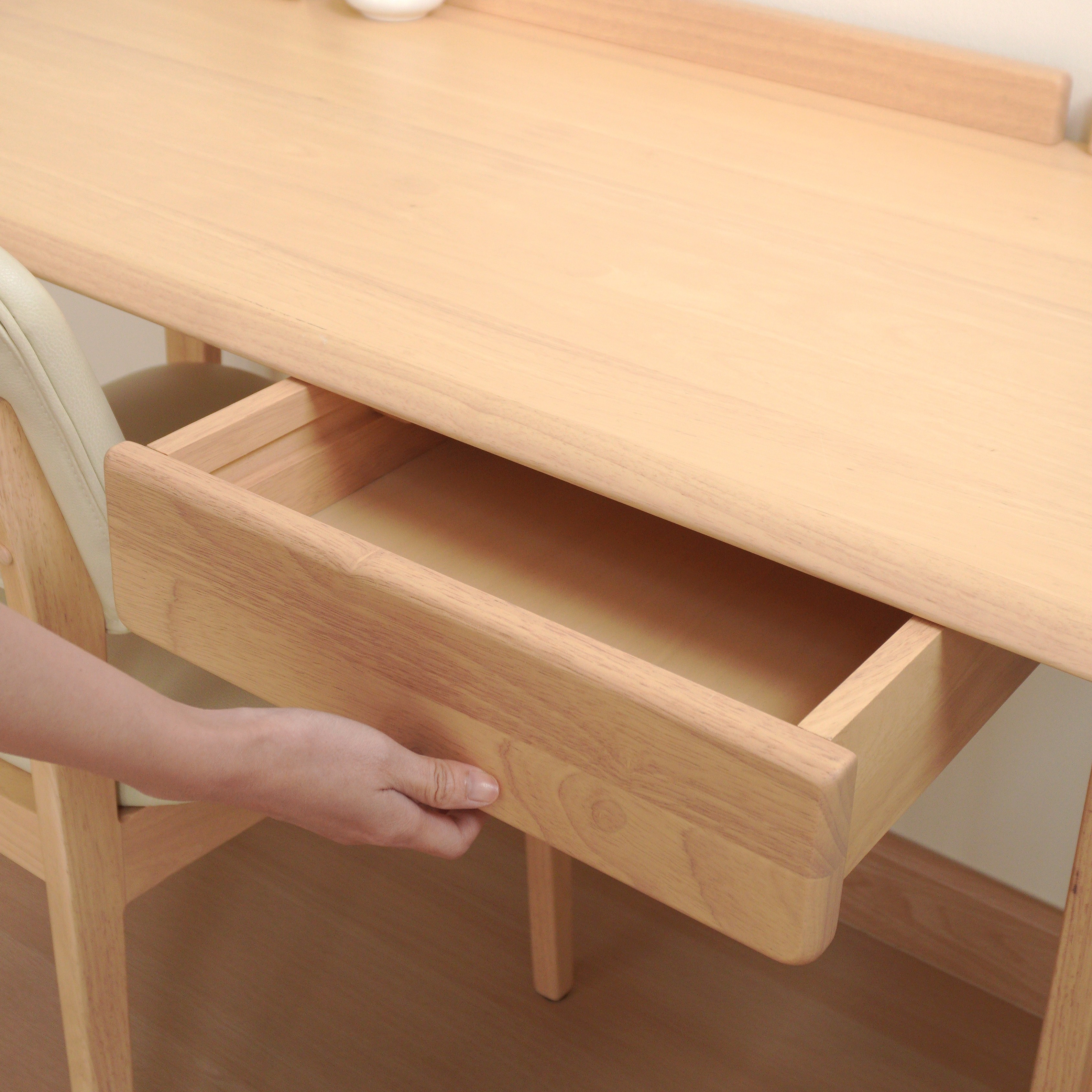 โต๊ะทำงานไม้ยางพารา MAAI DESIGN รุ่น BENKYO TABLE สีบีช