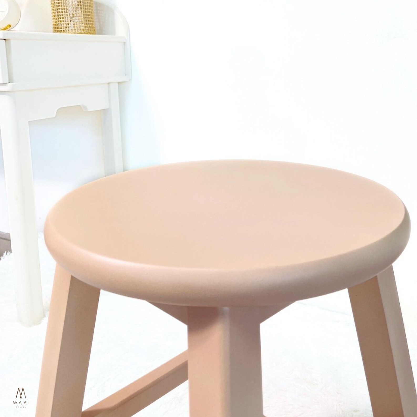 เก้าอี้บาร์ไม้ยางพารา MAAI DESIGN รุ่น GOM STOOL สีครีม