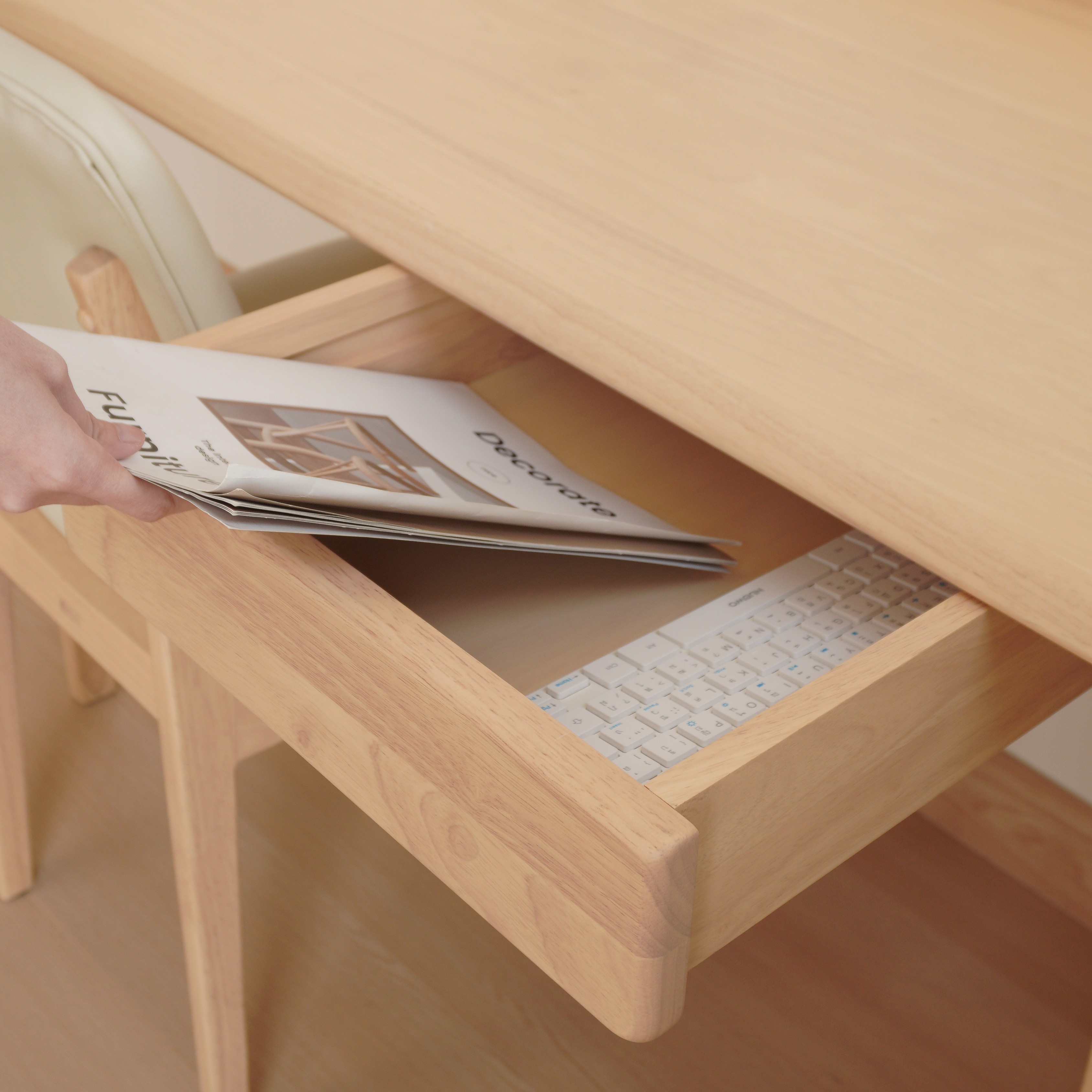 โต๊ะทำงานไม้ยางพารา MAAI DESIGN รุ่น BENKYO TABLE สีบีช