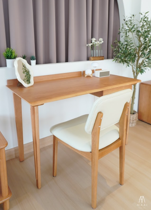 เก้าอี้ไม้ยางพาราเบาะหนังสีครีม MAAI DESIGN รุ่น AIKO CHAIR สีโอ๊ค