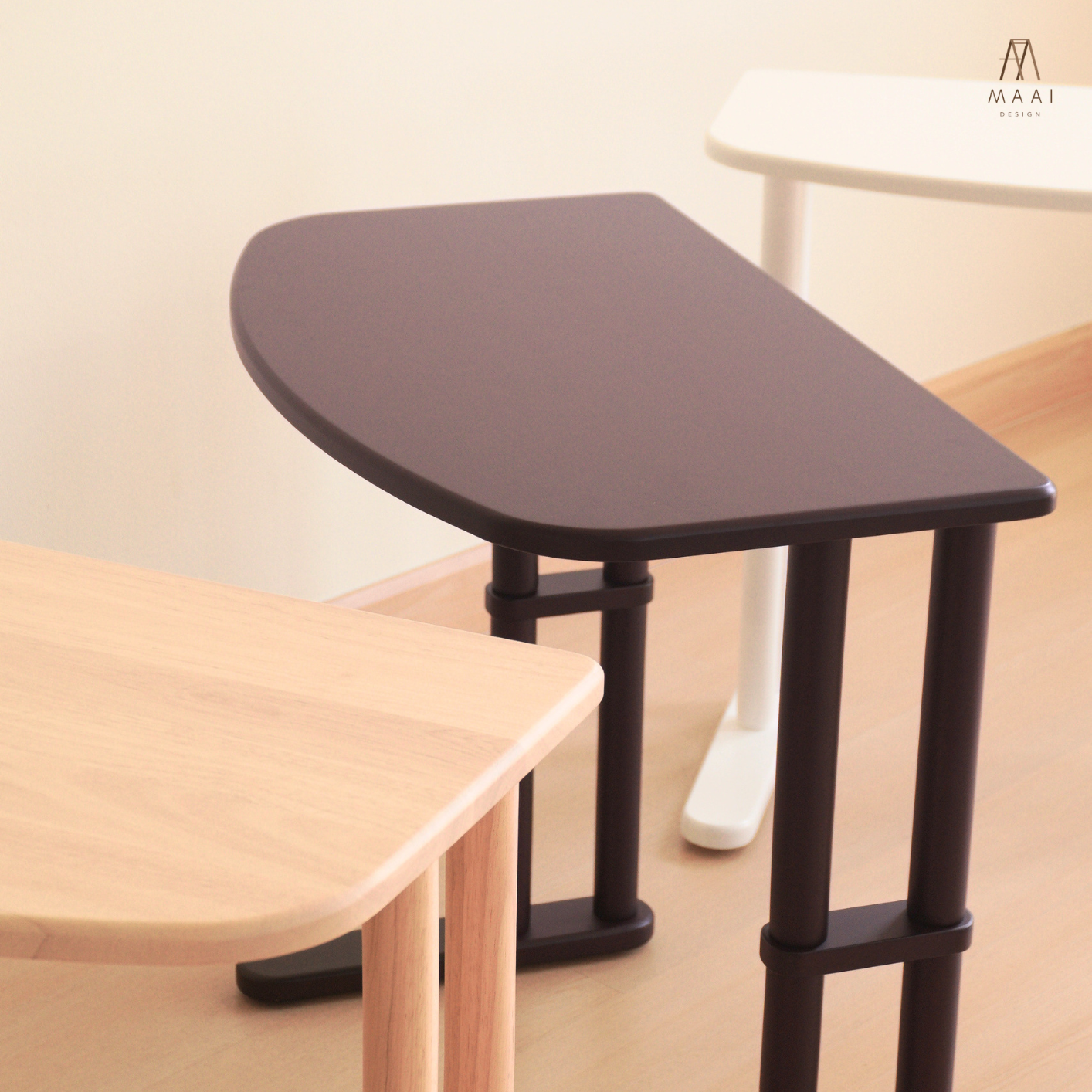 โต๊ะทำงานไม้ยางพารา ปรับ2ระดับ MAAI DESIGN รุ่น TACHI SIDE TABLE สีเชอร์รี่ชิลี