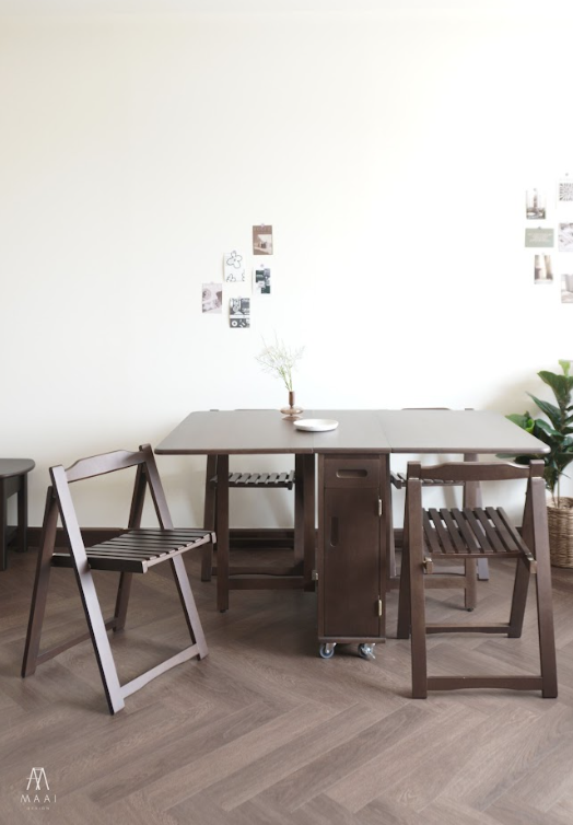 เก้าอี้ทานข้าวไม้ยางพาราแท้ พับเก็บได้ MAAI DESIGN A CHAIR สีช็อกโกแลต_1