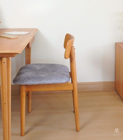 เก้าอี้ทานข้าวไม้ยางพาราแท้ เบาะกำมะหยี่สีเทา MAAI DESIGN SHITA CHAIR สีโอ๊ค_2