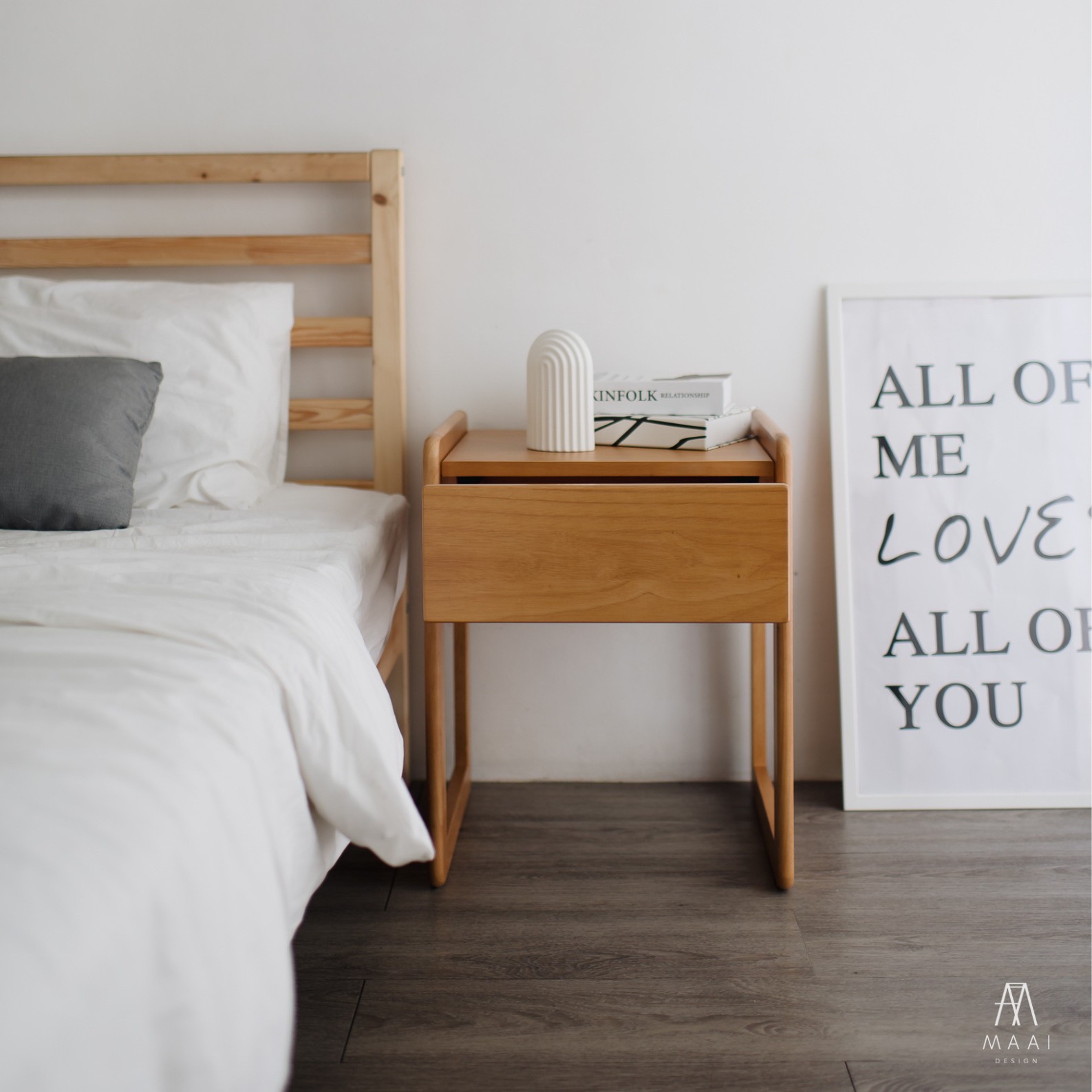 ตู้ลิ้นชักข้างเตียงไม้ยางพารา MAAI DESIGN รุ่น UCHU SIDE TABLE สีโอ๊ค_3