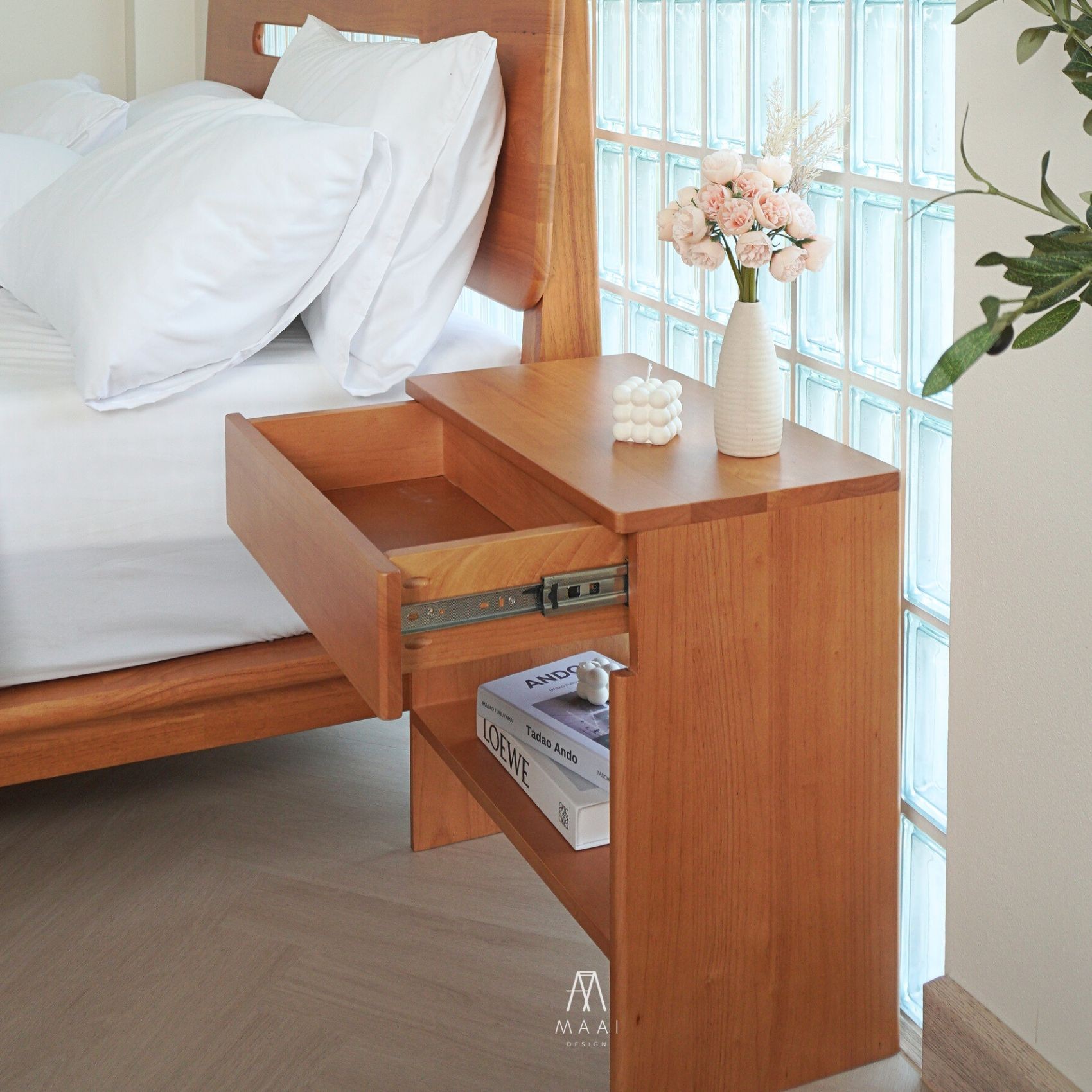 ตู้ลิ้นชักข้างเตียงไม้ยางพารา MAAI DESIGN รุ่น REINA SIDE TABLE สีโอ๊ค_4