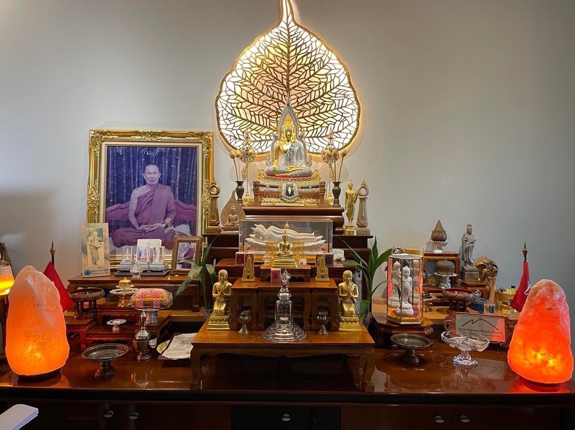 ของตกแต่งบ้าน อินทรักษ์ ใบโพธิ์ฉลุปิดทอง ใหญ่ ขนาด 80X110X2.5 ซม แฮนด์เมด