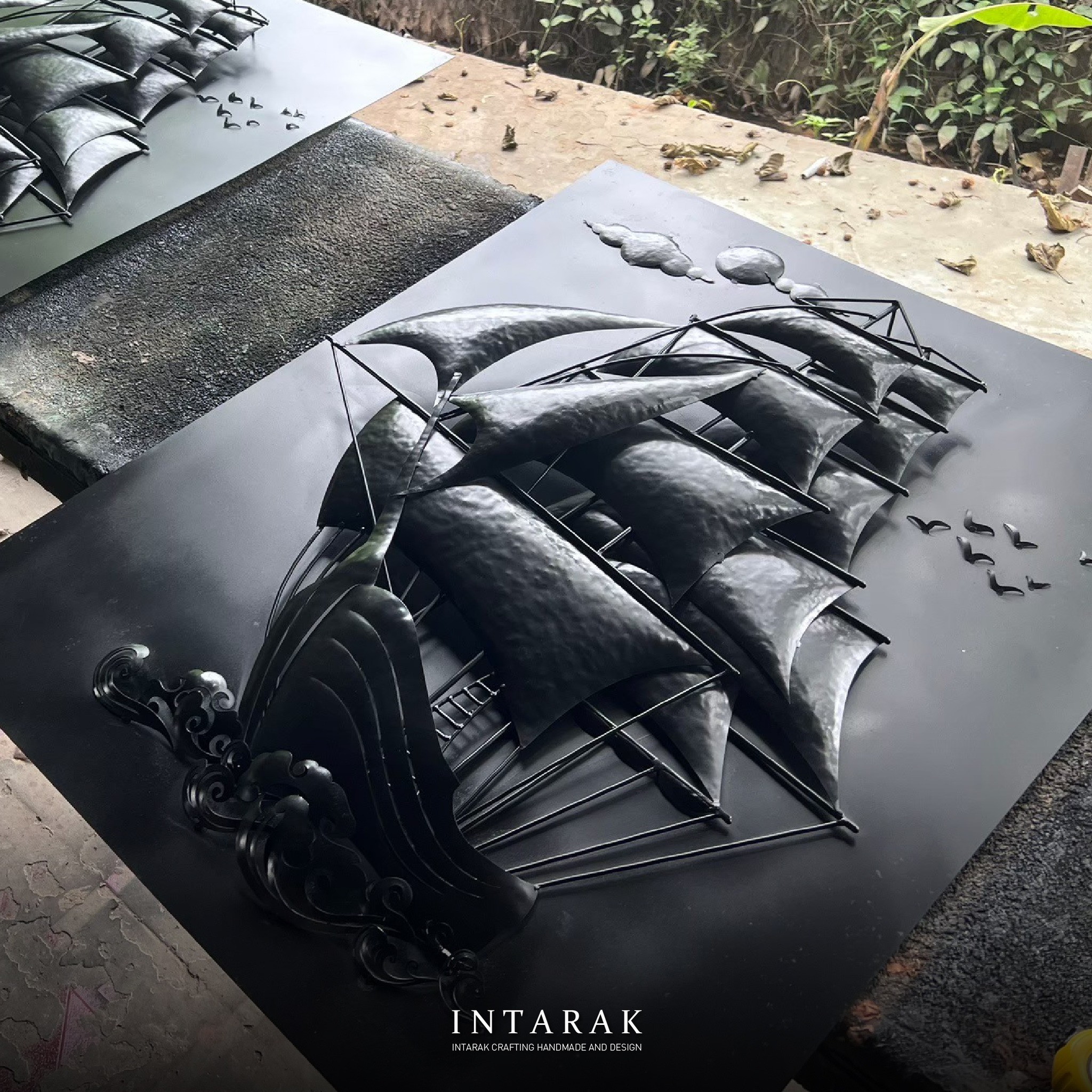 ของตกแต่งบ้าน กรอบรูปสำเภาทองเพิ่มพูนทรัพย์ อินทรักษ์ ขนาด 80X100X5.5 ซม. แฮนด์เมด