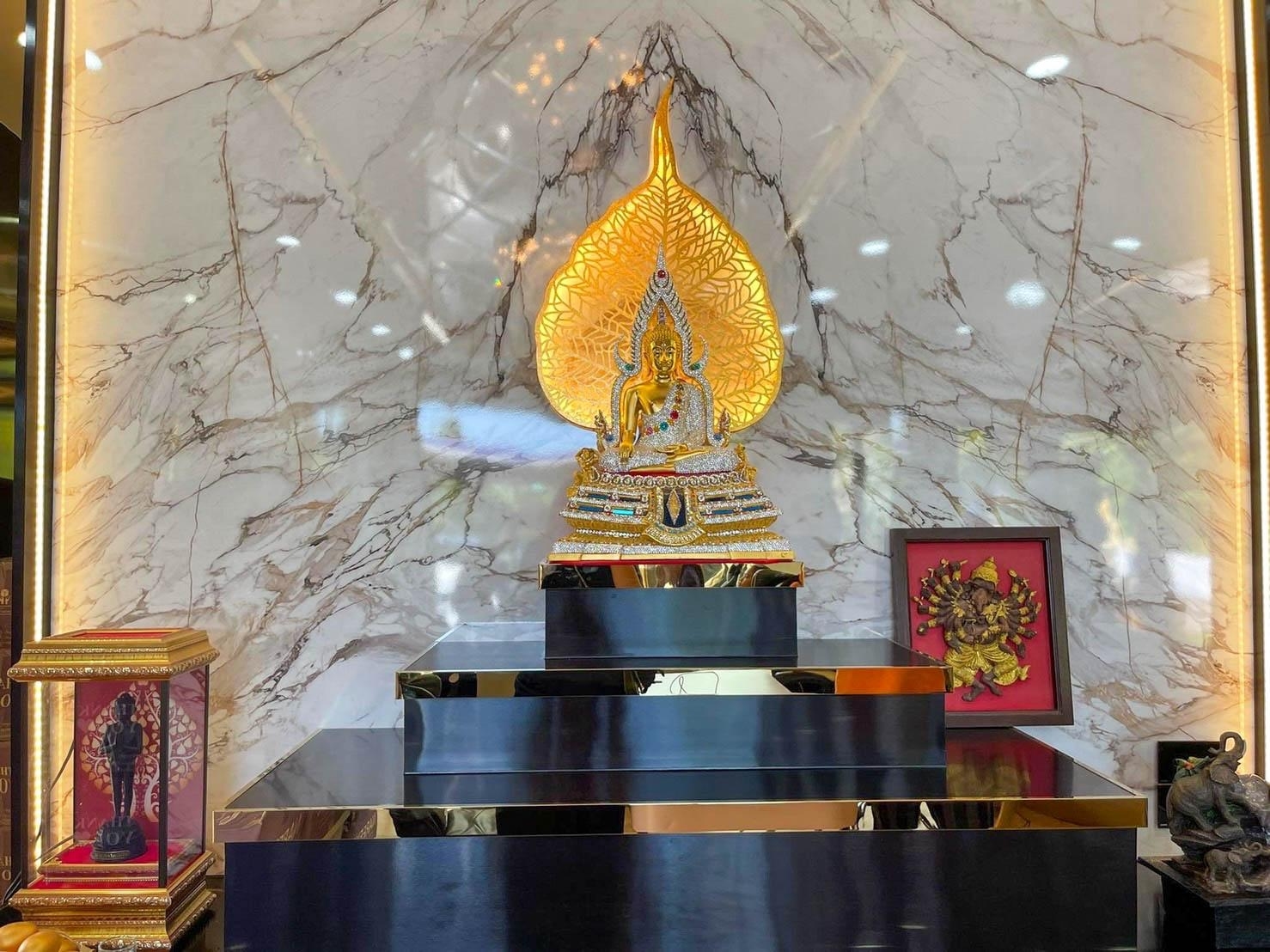 ของตกแต่งบ้าน อินทรักษ์ ใบโพธิ์ฉลุปิดทอง กลาง ขนาด 45X60X2 ซม แฮนด์เมด_3